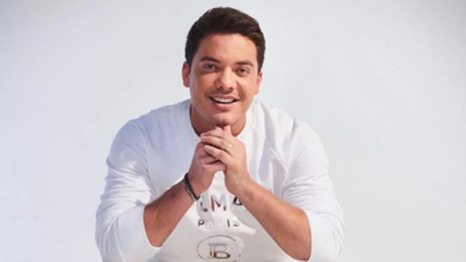 Wesley Safadão exibe novo físico e impressiona a web