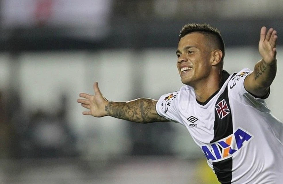 Brasiliense anuncia a contratação do meia-atacante Bernardo