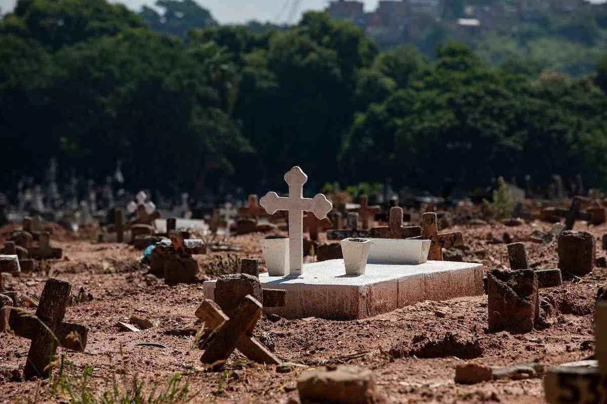 Covid-19: Brasil ultrapassa 490 mil mortes e 17,5 milhões de casos