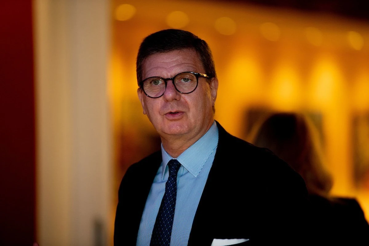 Embaixador da Itália, Francesco Azzarello oferece jantar para convidados