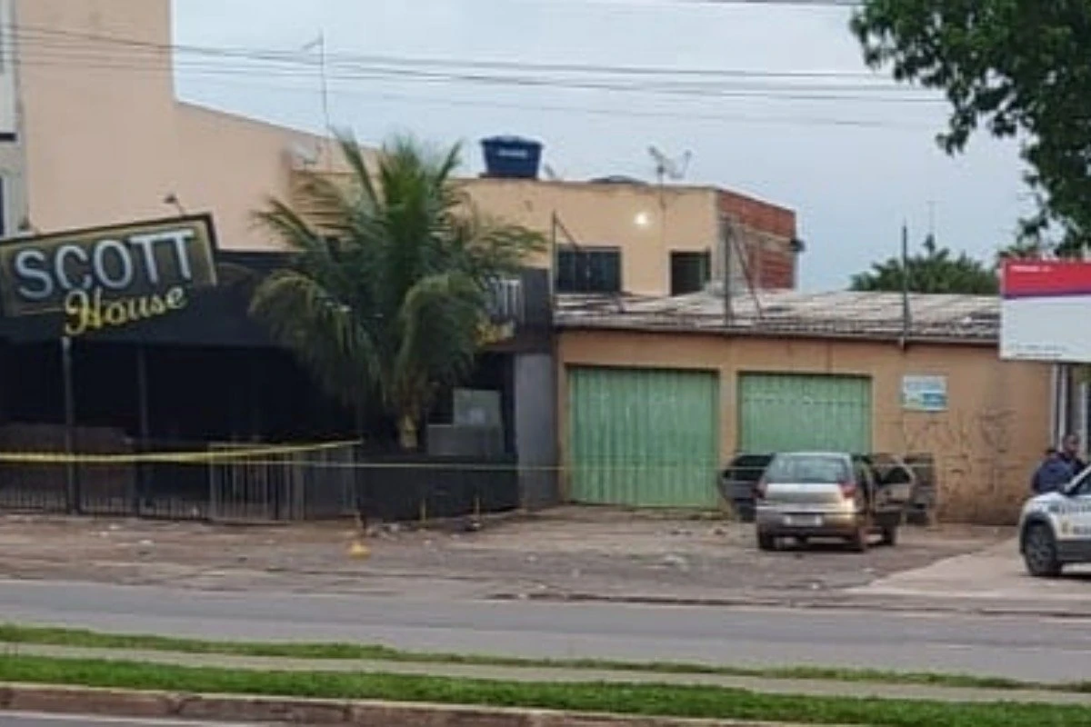 Homem é encontrado morto com tiros no rosto, dentro de um carro no DF