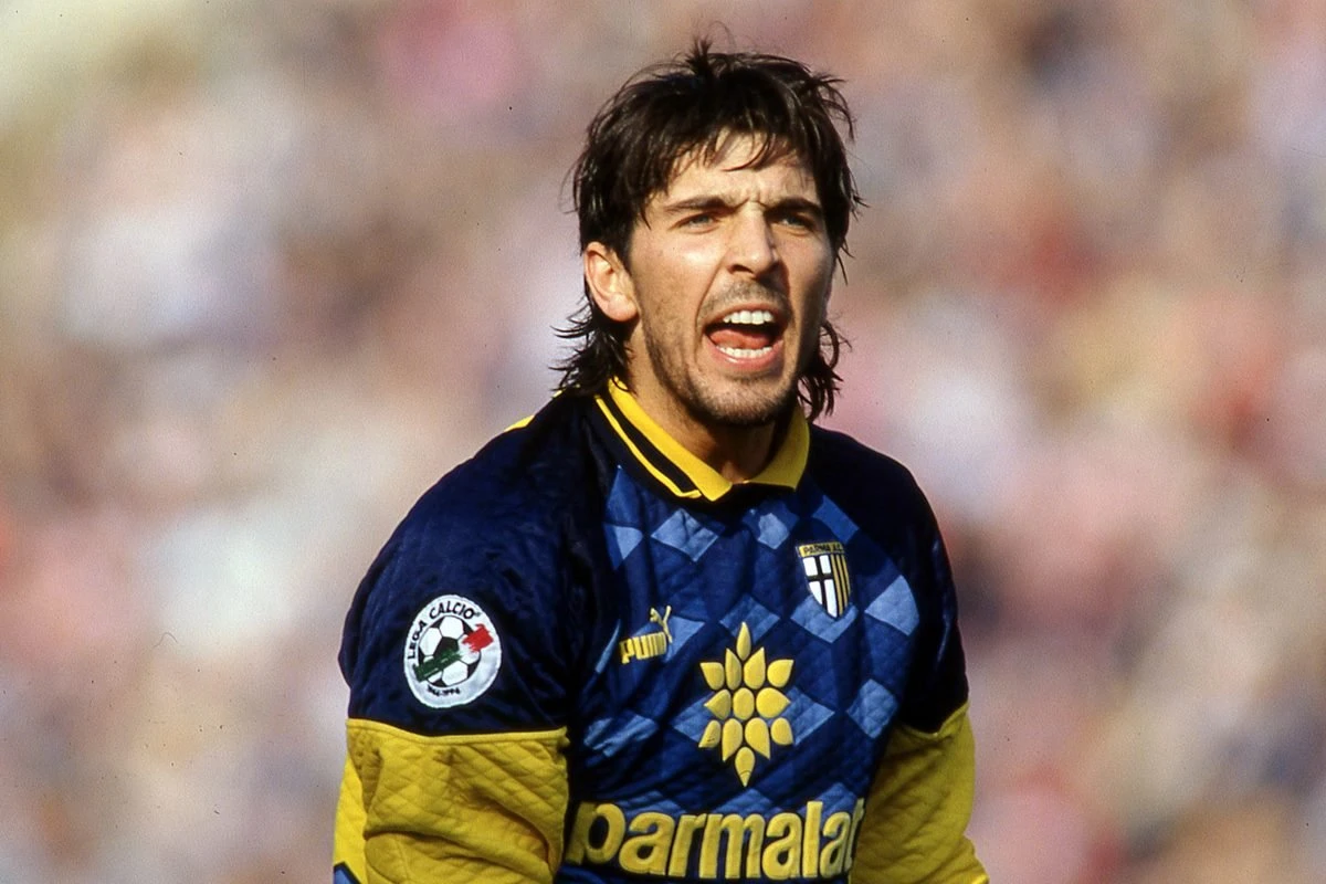 Buffon é anunciado como reforço do Parma 20 anos depois de sua saída