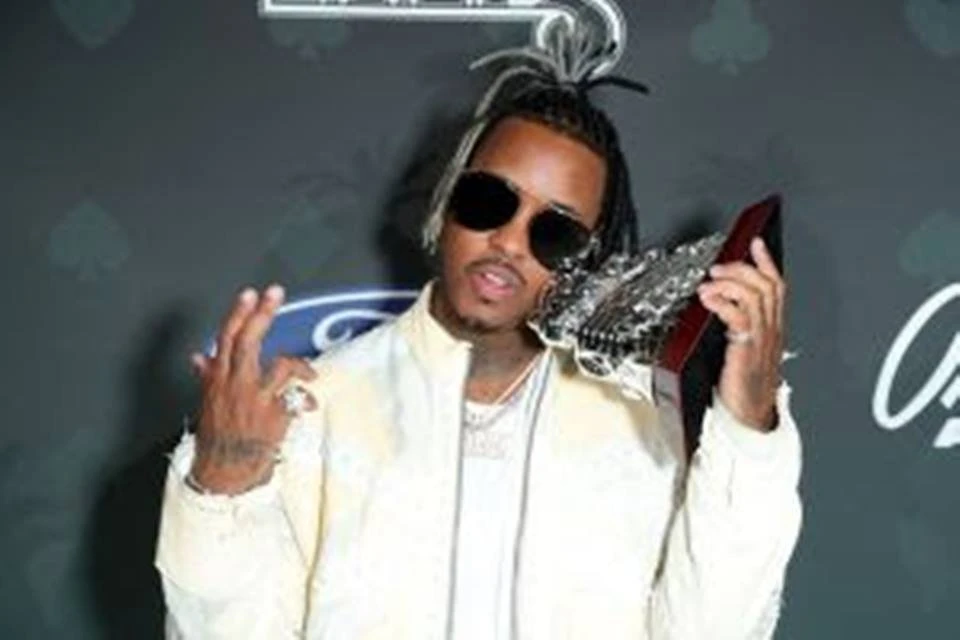 Rapper Jeremih, de 33 anos, tem piora em quadro de Covid-19 e é entubado