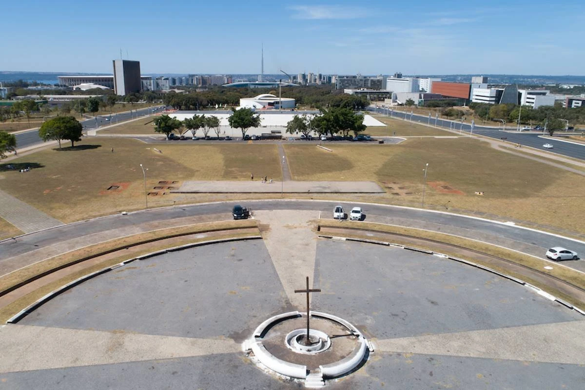 Conselho aprova e PLC para mais 5 lotes no Eixo Monumental vai à CLDF