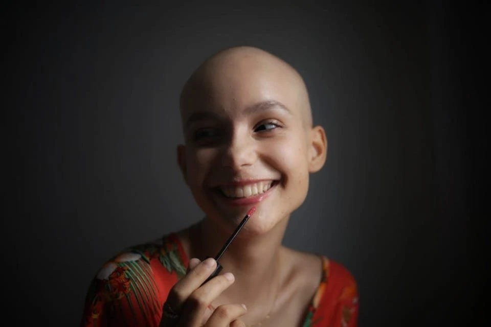 Modelo brasiliense de 16 anos mobiliza comunidade na luta contra o câncer