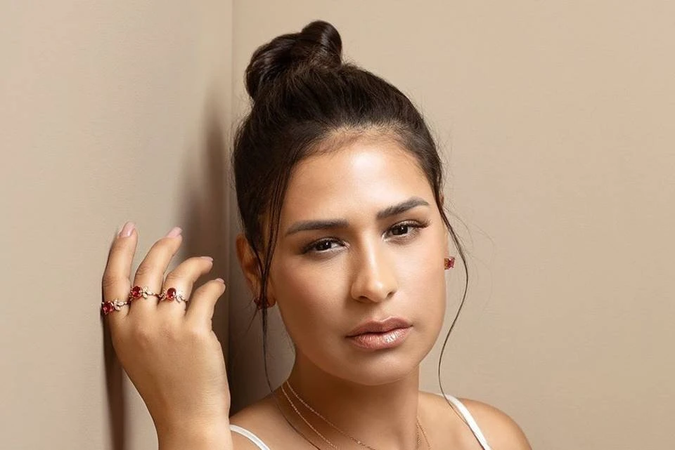 Simone exibe barriga de grávida: “Me sentindo uma mamãe muito bonita”