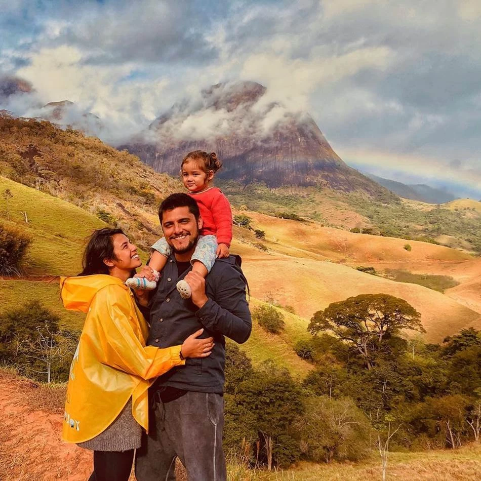 Yanna Lavigne posta momentos do isolamento com Madalena e Bruno Gissoni