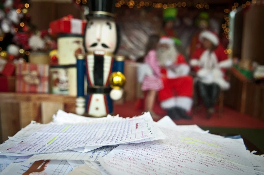 Papai Noel dos Correios começa nesta quarta com 2 mil cartas para adoção