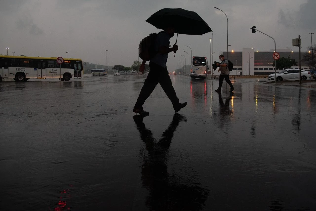 Fim de semana será chuvoso no Distrito Federal, prevê Inmet