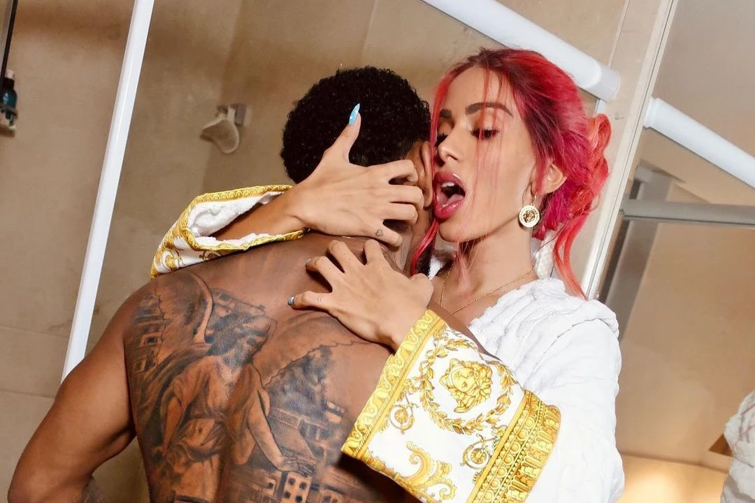 Noivo, Nego do Borel faz ensaio sensual com Anitta e é criticado na web