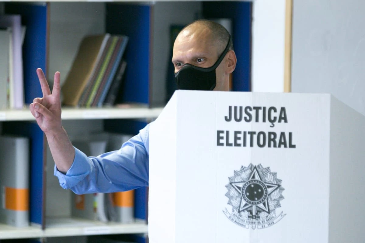 Boca de urna Ibope: Covas (33%) e Boulos (25%) vão ao 2º turno em SP