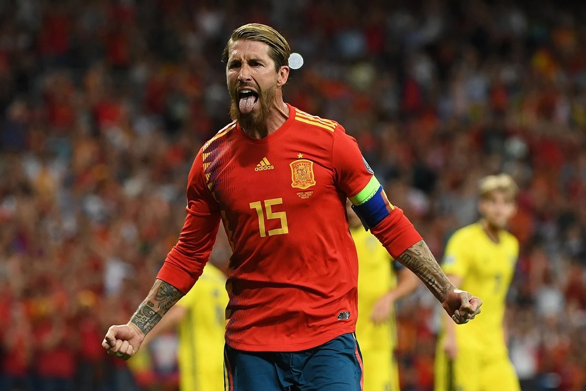 Próximo ao fim do contrato com o Real, Sergio Ramos é sondado pelo United