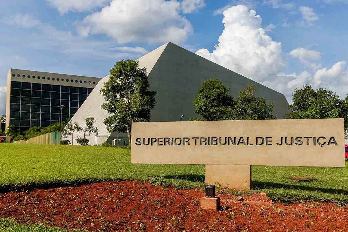 GO: STJ derruba decisão que interferia na volta do trabalho presencial