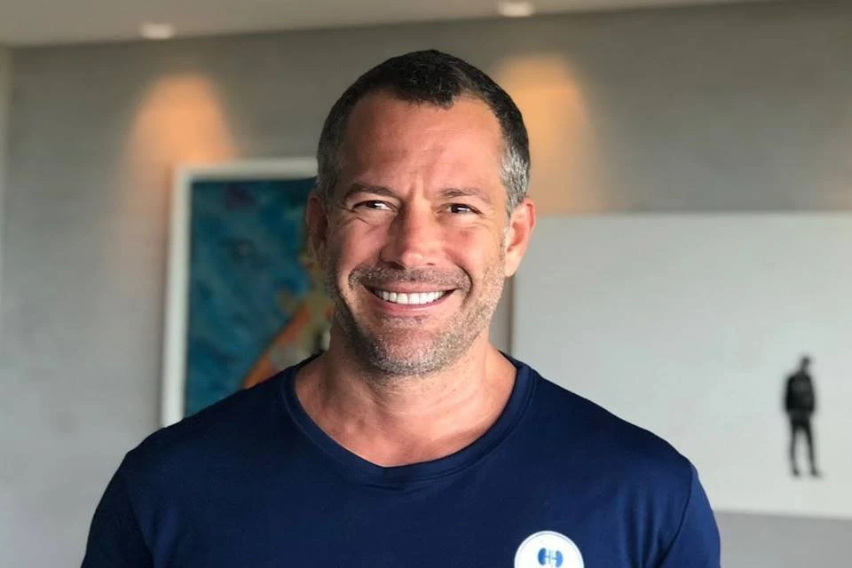 Malvino Salvador testa positivo para Covid-19