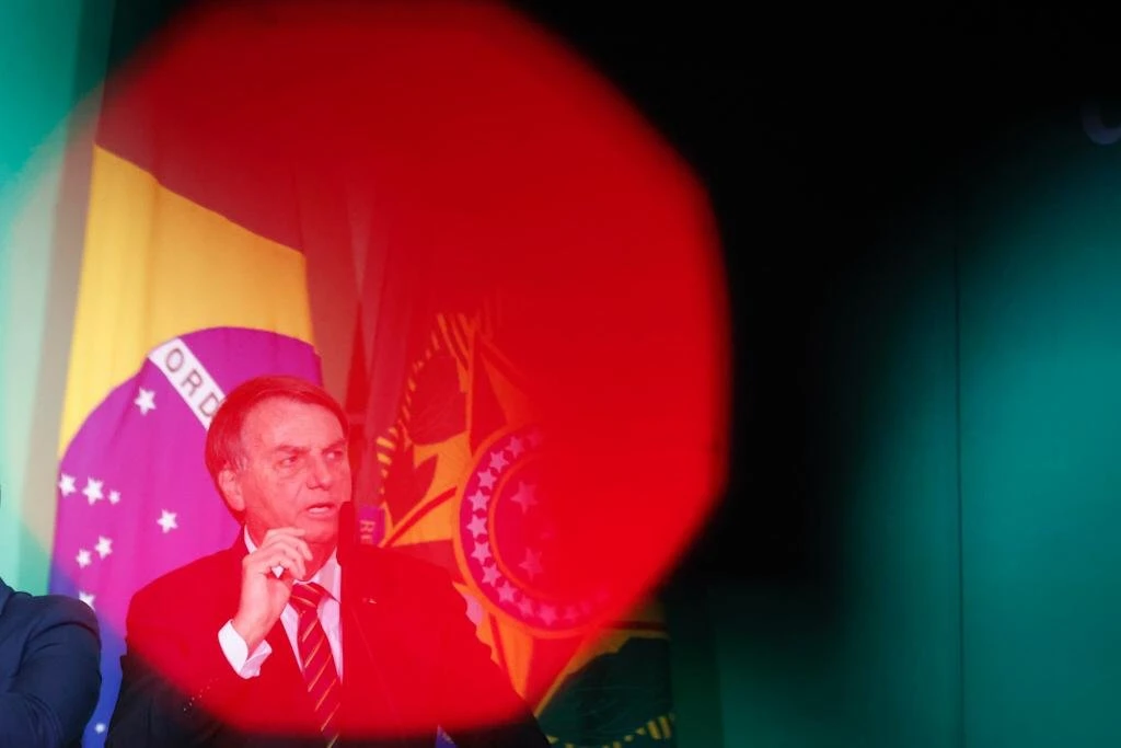 Bolsonaro terá de explicar ao TSE declarações sobre fraudes em urnas
