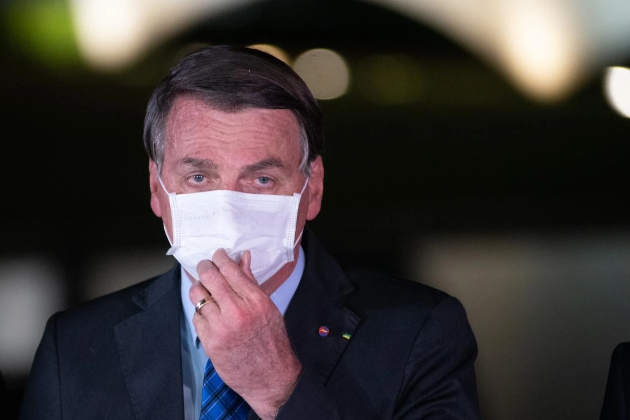 “Não pode um juiz decidir se você vai ou não tomar vacina”, diz Bolsonaro