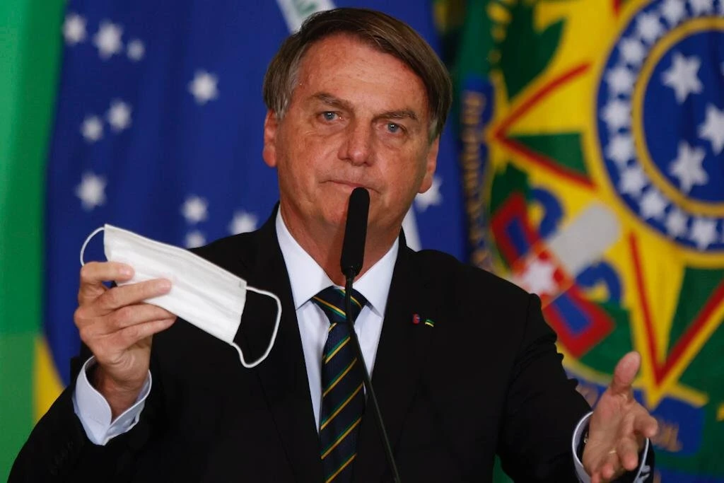 Contrair o vírus é imunização “mais eficaz” que vacina, diz Bolsonaro