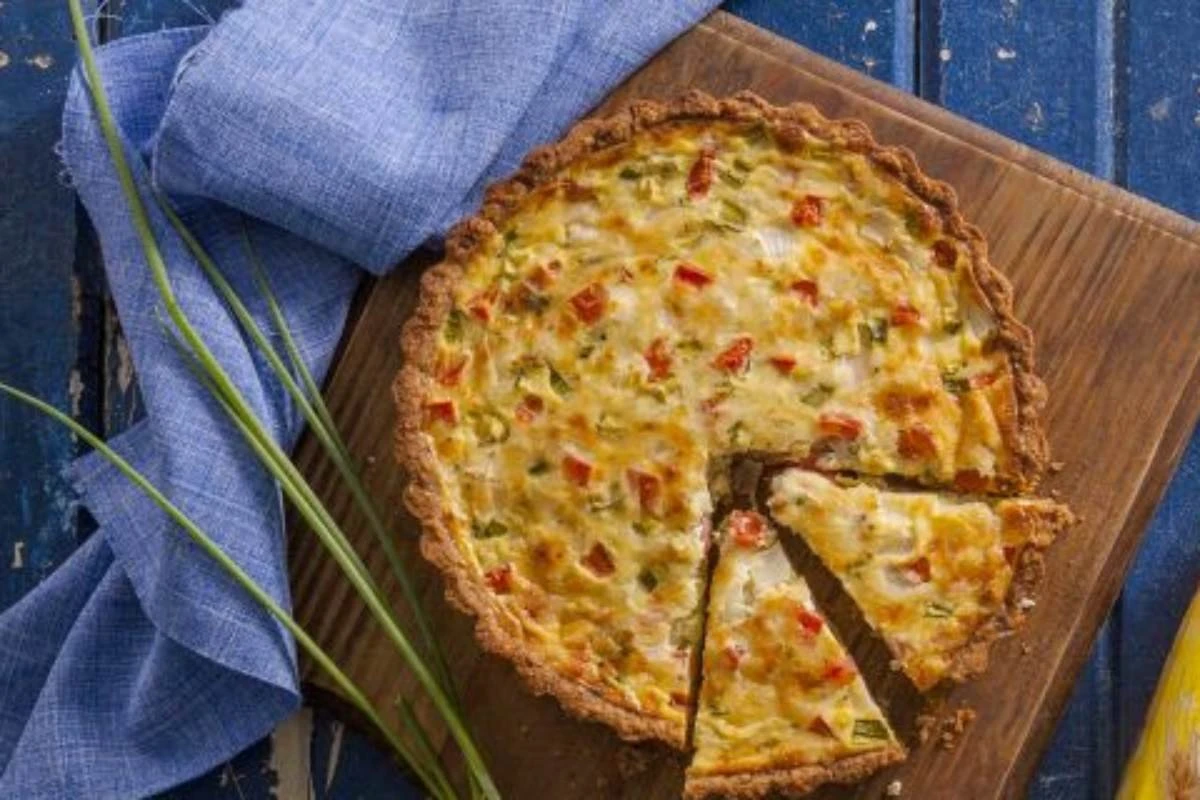 Quiche com massa de bolacha água e sal: receita prática é deliciosa