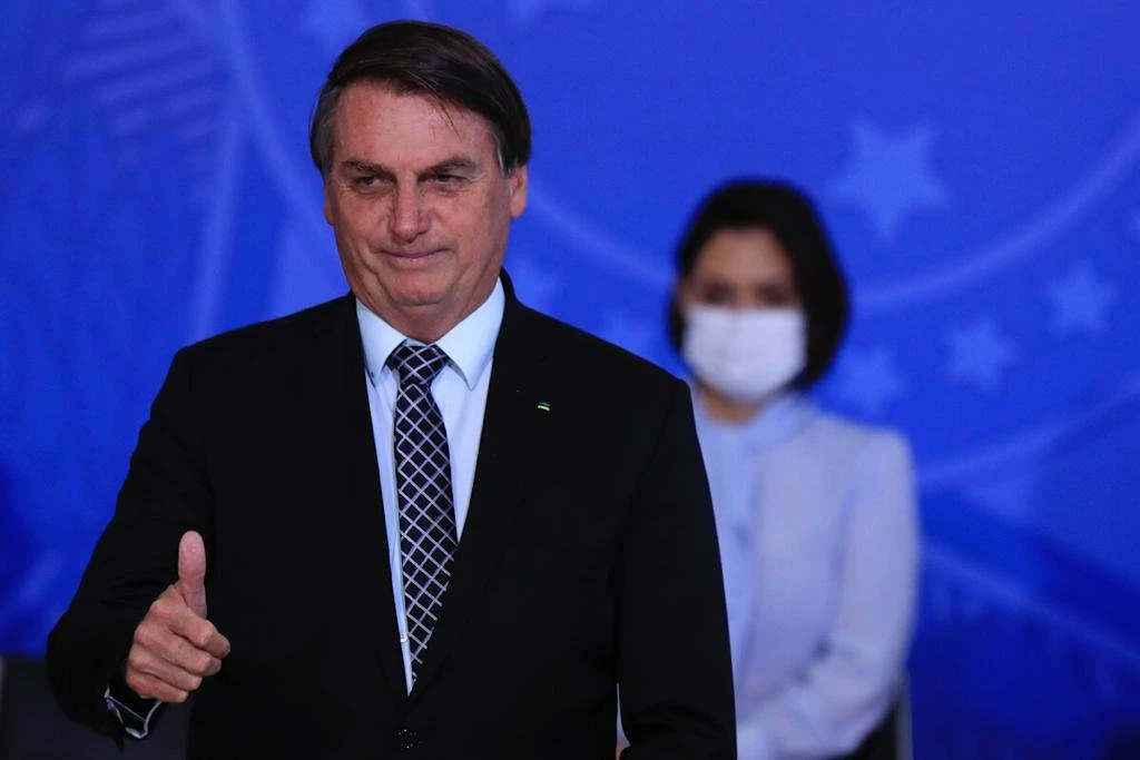 Bolsonaro sobre seus candidatos: “Vai ter 2º turno no Rio e em São Paulo”
