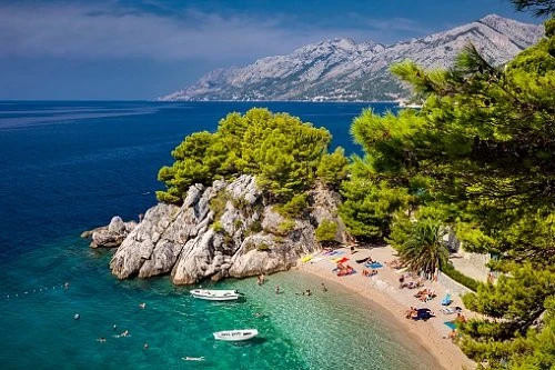Quer morar na Europa? Cidade na Croácia vende casas por menos de R$ 1