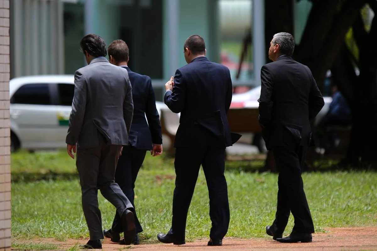 Órgãos preparam convocação para retorno presencial de servidores federais
