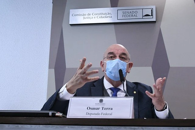 Osmar Terra afirma que “gabinete paralelo da Saúde é ficção”. Siga