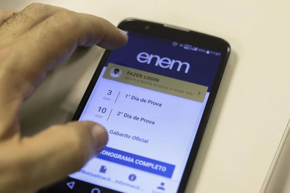 Cem mil estudantes farão o Enem em formato digital em 2021