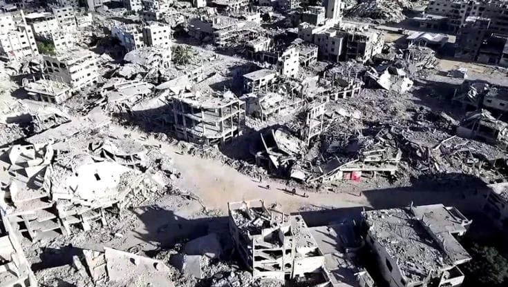 Medio Oriente, Khan Younis ridotta a un cumulo di macerie: la distruzione ripresa dal drone