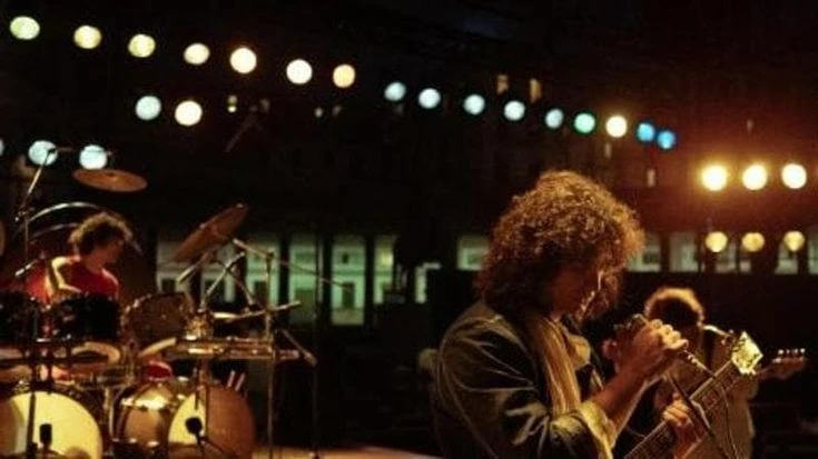 Massimiliano Caiazzo è Pino Daniele nel biopic 'Je so' pazzo’