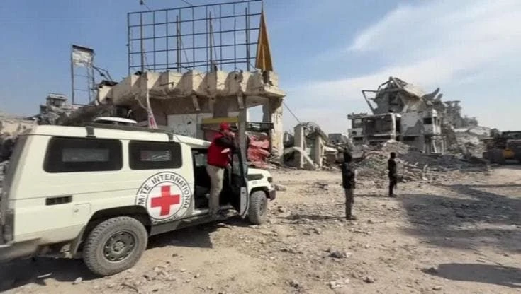 gaza corpi ostaggi israele croce rossa bulldozer