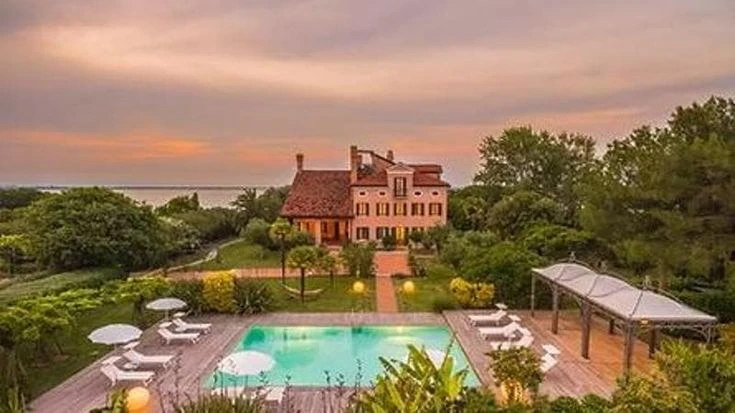 Venezia, in vendita per 24 milioni l’isola di Santa Cristina: è degli eredi Swarovski