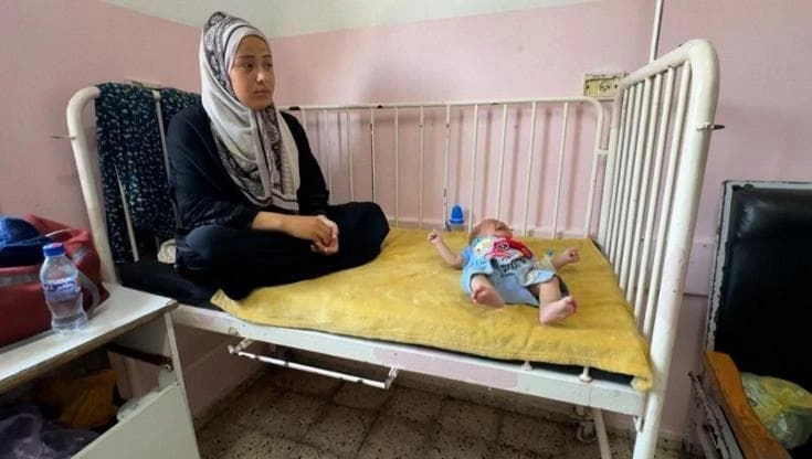 Allarme meningite a Gaza, le madri dei piccoli: 