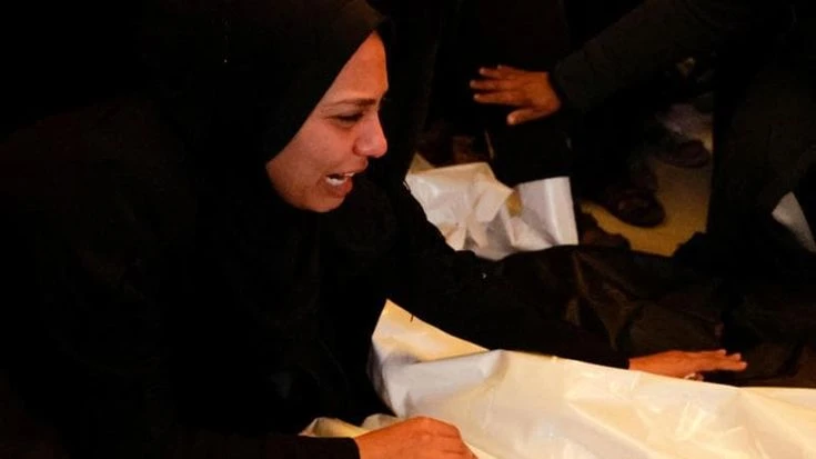 Raid israeliano a Gaza: dieci morti a Khan Younis