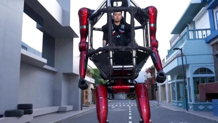Come in Avatar: l'armatura robot cinese da 650mila dollari