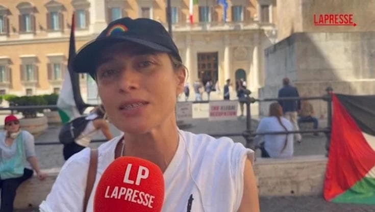 Anna Foglietta al presidio per Gaza: 