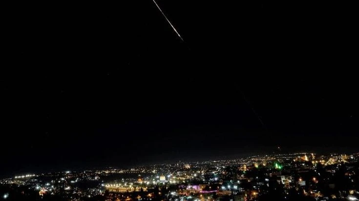Israele - Iran, le news in diretta. Oltre 60 feriti per i raid iraniani, due gravi. Nuove sirene d’allarme a Gerusalemme