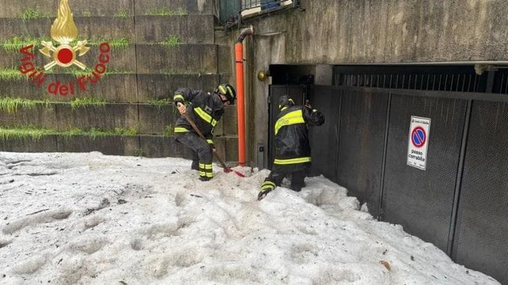 Maltempo in Lombardia, nel Comasco anche la maxi grandinata: “Fiumi di acqua e fango”