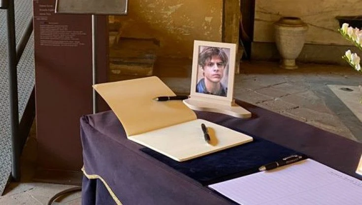 Michele Merlo, il papà dalla camera ardente: 