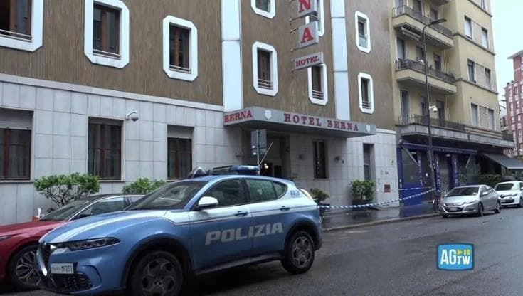 Milano, detenuto in permesso uccide un ex collega in un hotel. La polizia sul luogo del delitto
