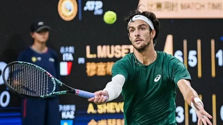 Musetti spreca due match point e si arrende in finale a Tabilo a Chengdu