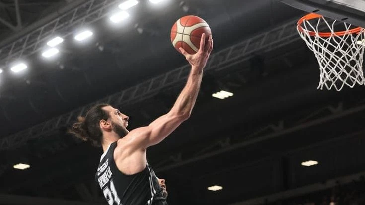 Virtus, Shengelia guida la rimonta e doma Brescia nella prima sfida scudetto