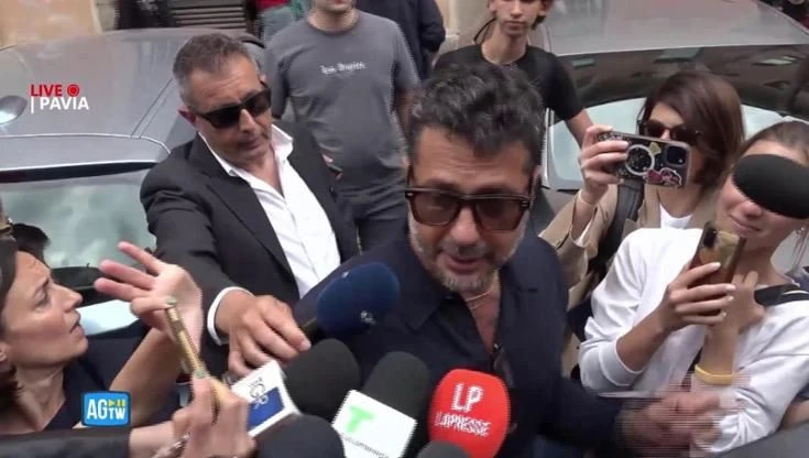 Omicidio di Garlasco, Corona show davanti alla Procura