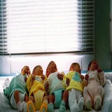 Istat, le nascite calano ancora. Minimo storico per il numero di figli per donna