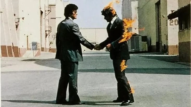 È morto Ronnie Rondell Jr., l’uomo in fiamme sulla copertina di Wish You Were Here dei Pink Floyd