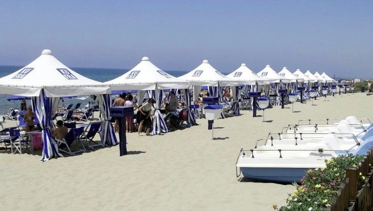 Estate al mare, allo stabilimento si ordina con una app e c'è spazio anche per lo smartworking