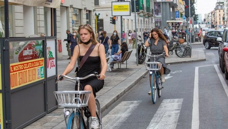 Milano, la ciclabile di corso Buenos Aires: “Commercianti e residenti non sono mai stati interpellati”