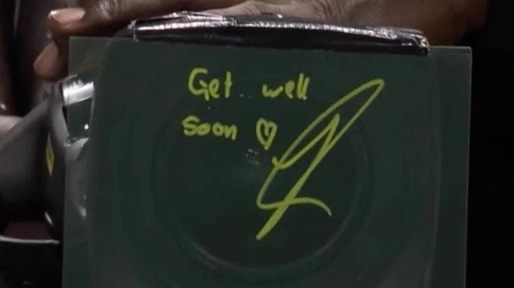 Sinner rincuora Zverev dopo averlo travolto: “Guarisci presto. A me non piace vincere così”