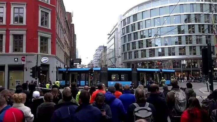 Norvegia: tram deraglia e piomba su negozio in pieno centro a Oslo, quattro feriti