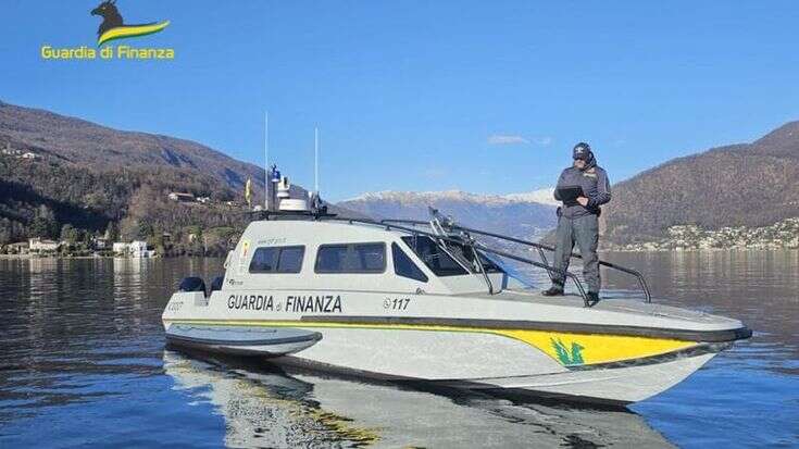 Mezzo milione di tasse, per cinque anni il campeggio sul lago di Comabbio non ha pagato l’Imu