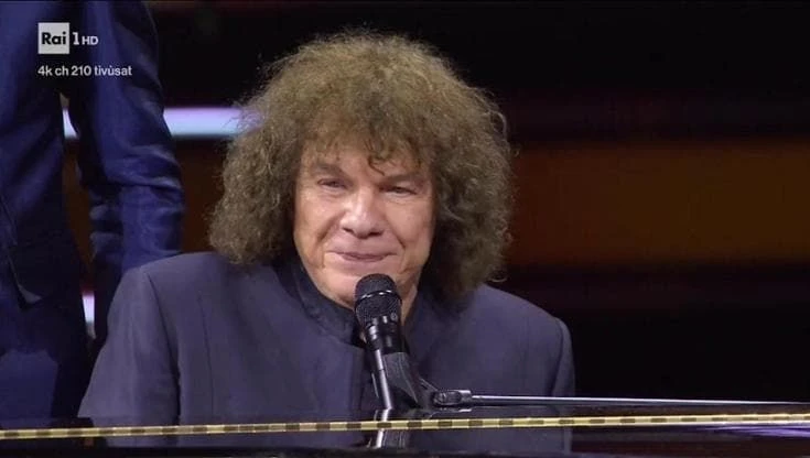 Riccardo Cocciante, sbaglia le parole e lascia il palco dei David: 
